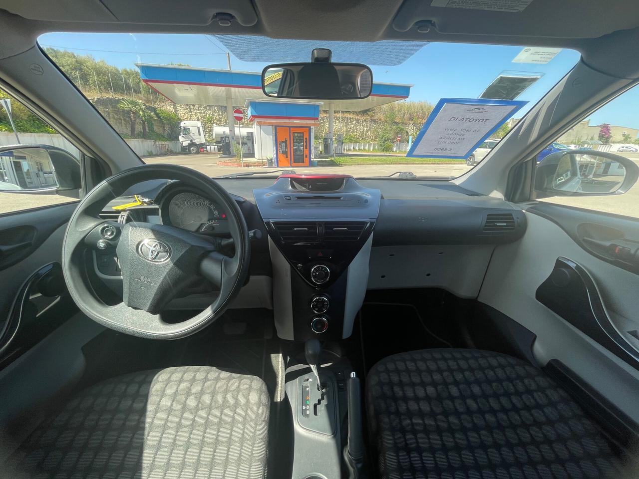 Toyota iQ 1.0