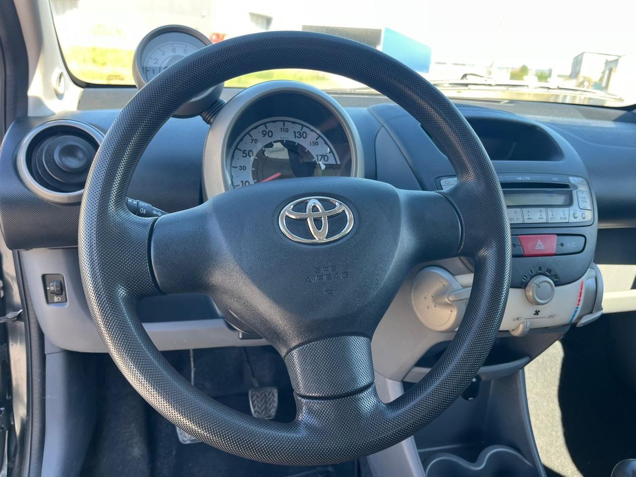 Toyota Aygo 1.0 12V VVT-i 3 porte 142000 KM