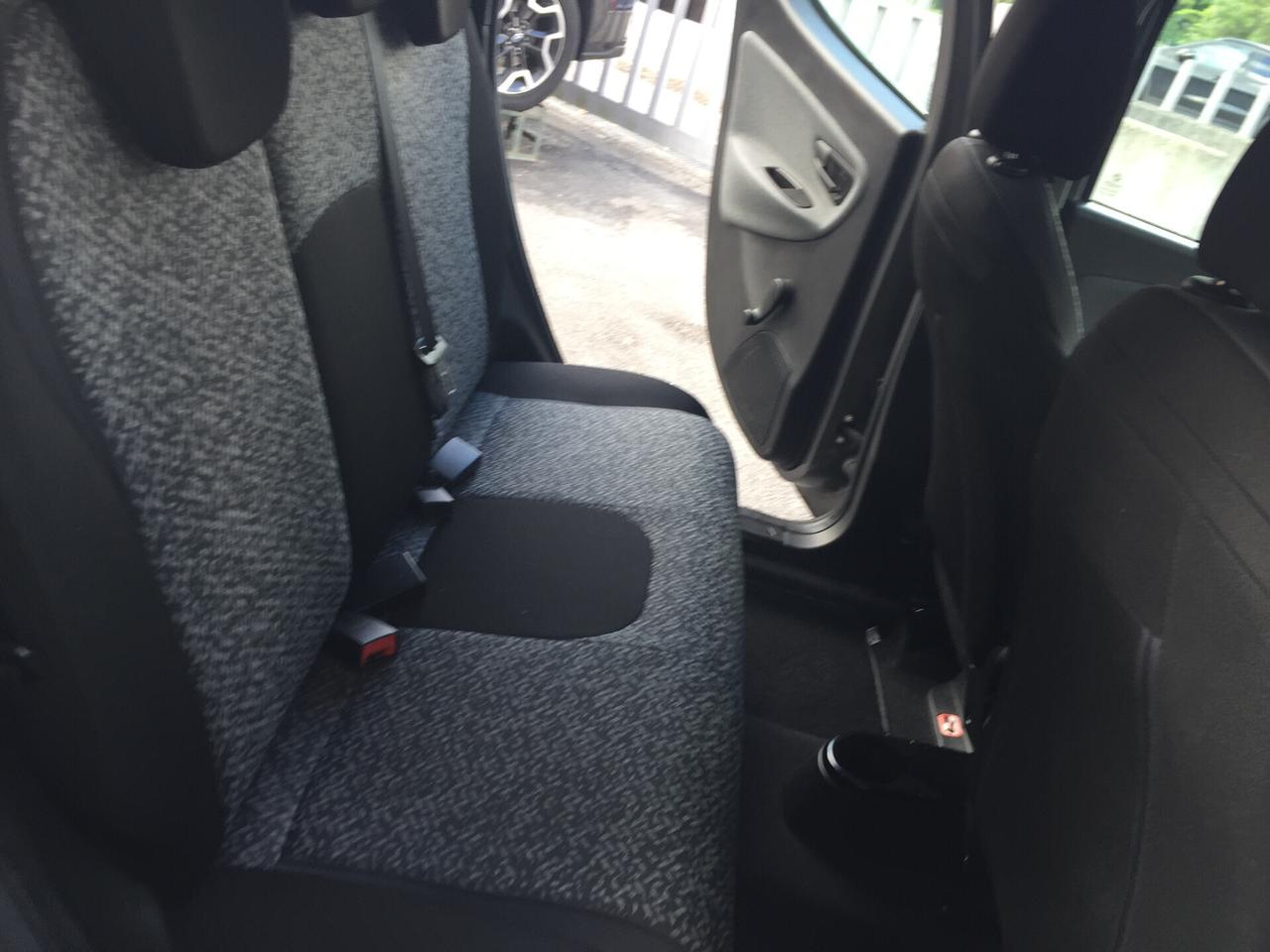 Lancia Ypsilon 1.0 FIREFLY ECOCHIC S&S HYBRID 5P. SILVER X NEOPATENTATI