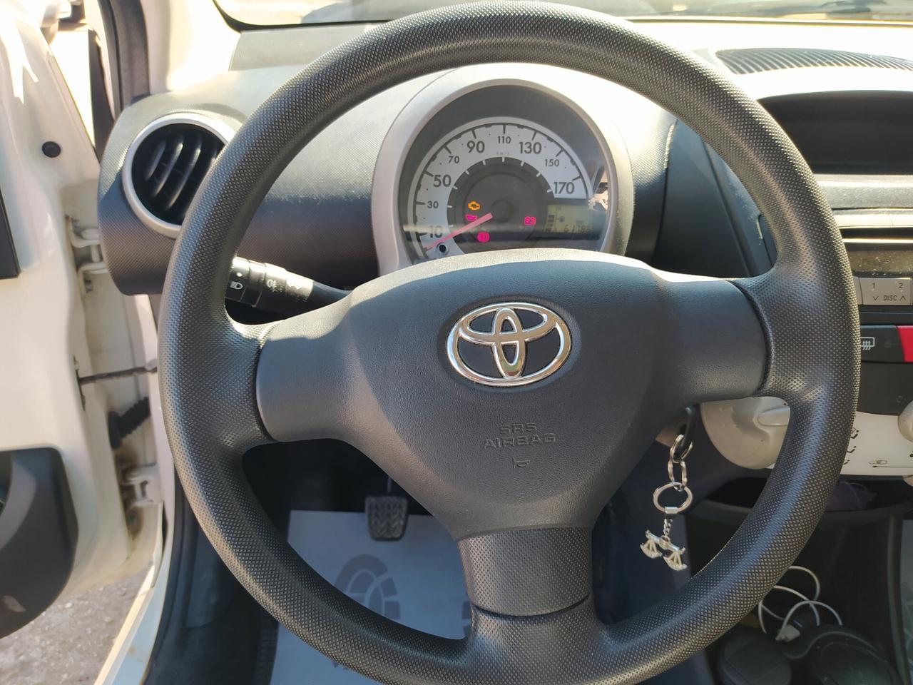 Toyota Aygo 1.0 12V VVT-i 5 porte Active Connect Neopatentati