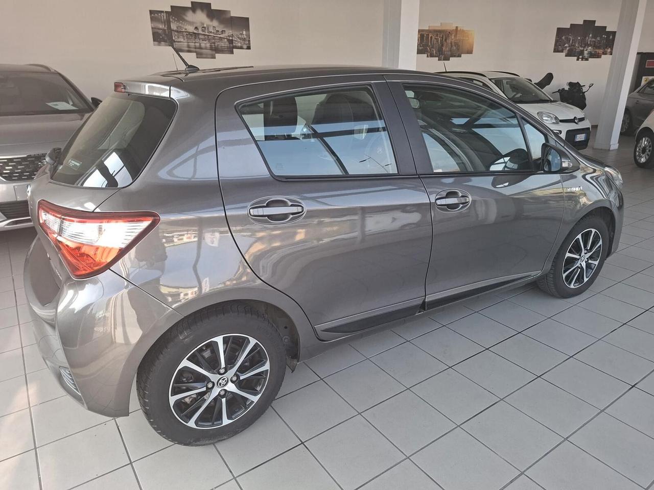 Toyota Yaris 1.5 Hybrid 5 porte Active