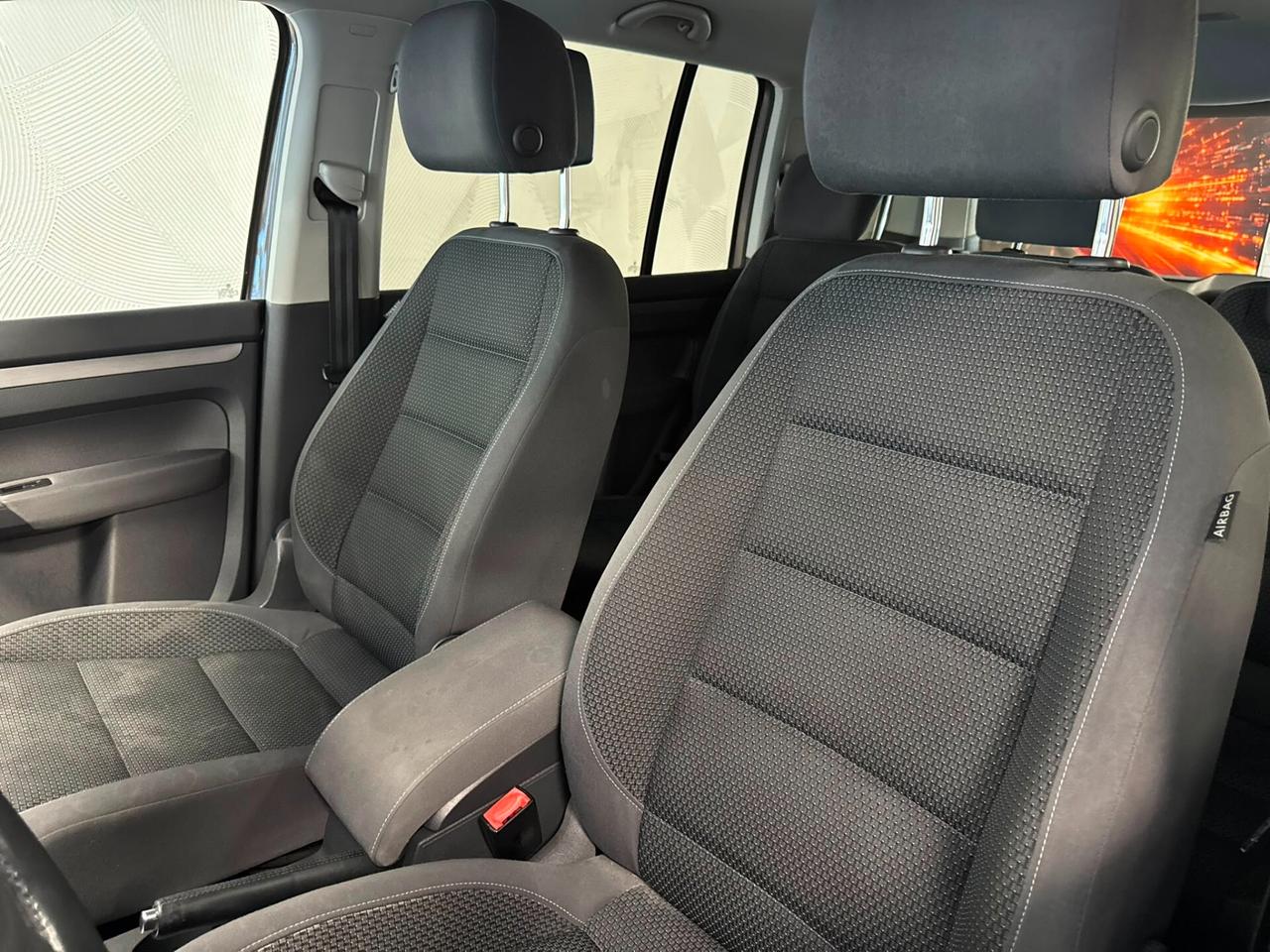 Volkswagen Touran Business 1.6 TDI DSG Comfortline