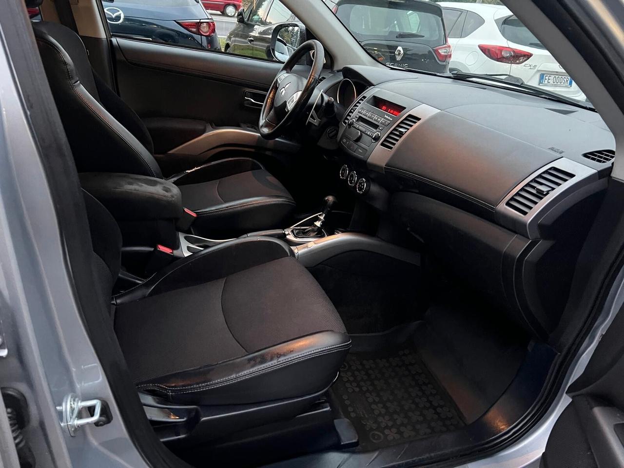 Mitsubishi Outlander 2.2 DI-D TC-SST Instyle DPF 7p