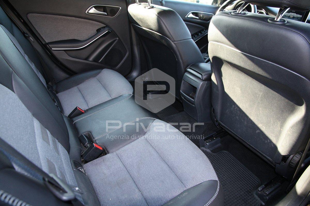 MERCEDES GLA 180 d Business