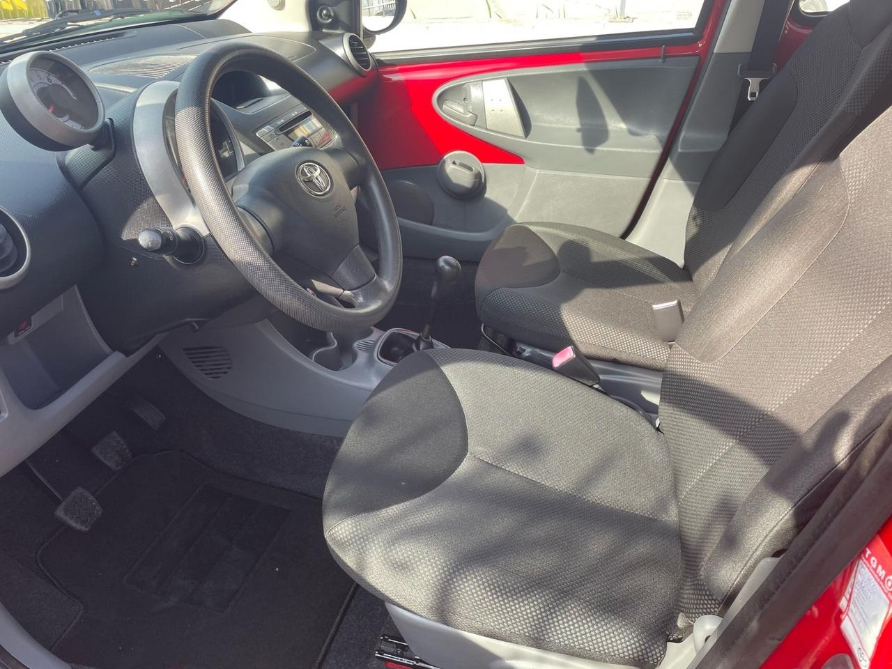 Toyota Aygo 1.0 12V VVT-i 5 porte Sol