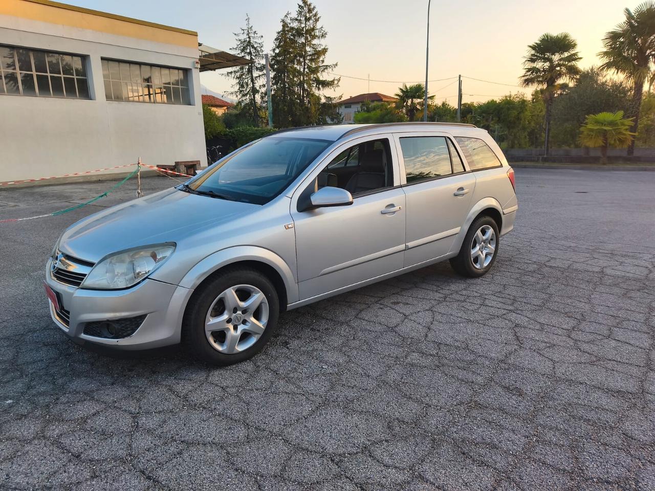 Opel Astra 1.9 CDTI automatico Accetto Permute