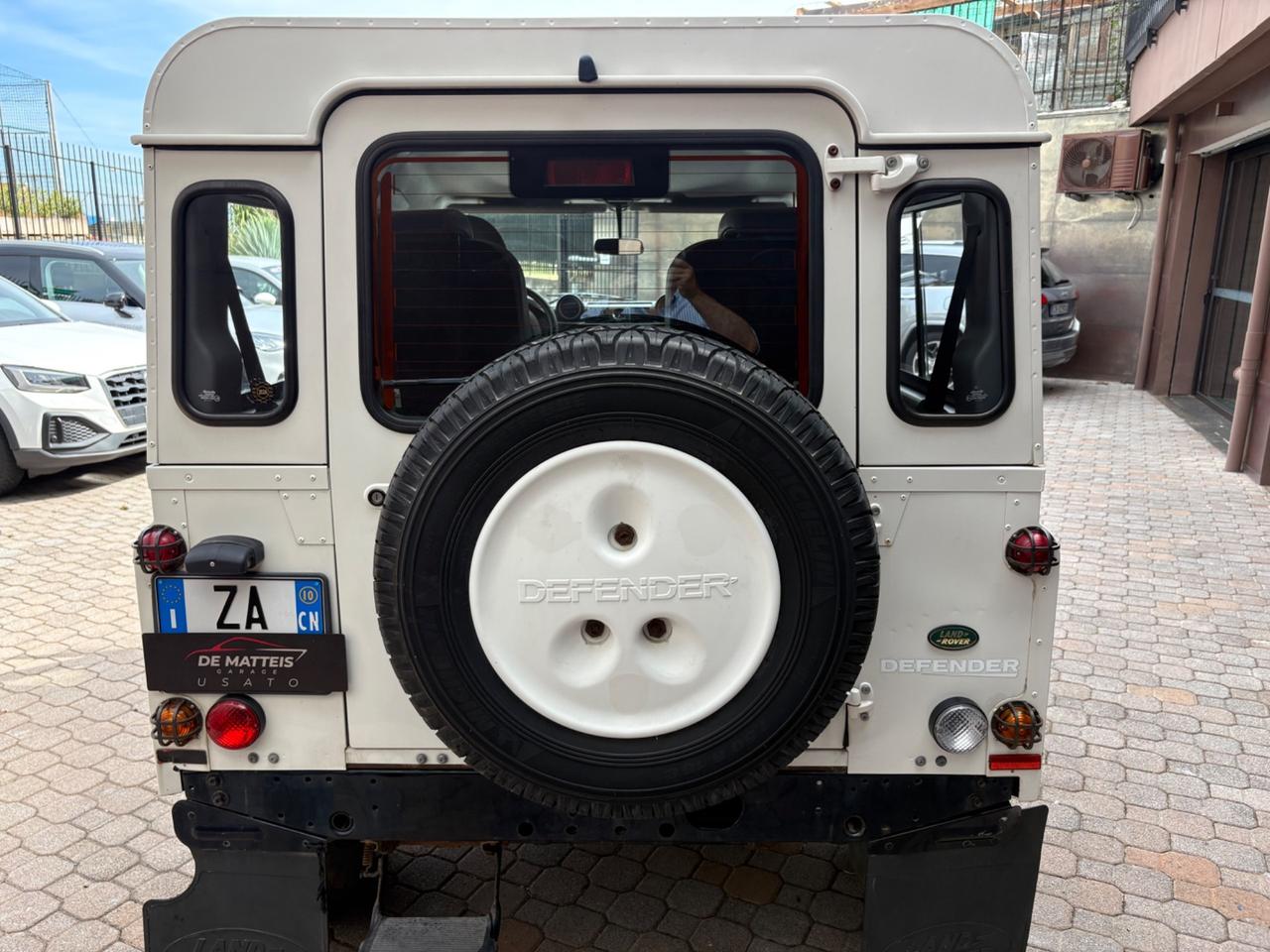 Land Rover Defender 90 2.4 TD4 Station Wagon E