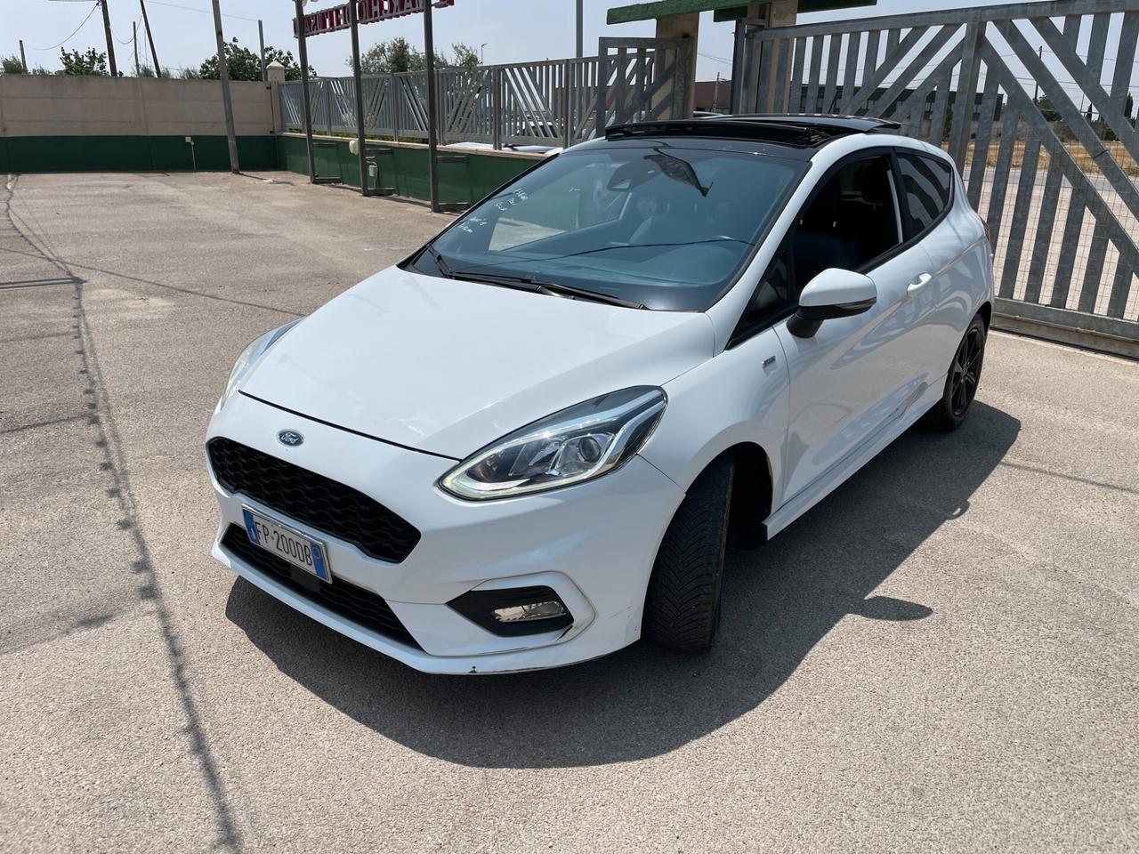 Ford Fiesta 1.5 TDCi 120 CV 3 porte ST-Line-TETTO-PELLE-NAVIGATORE