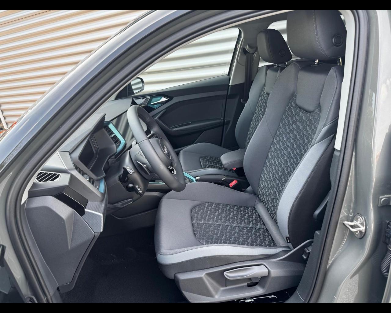 AUDI A1 ALLSTREET 35 TFSI S-TRONIC IDENTITY CONTRAST
