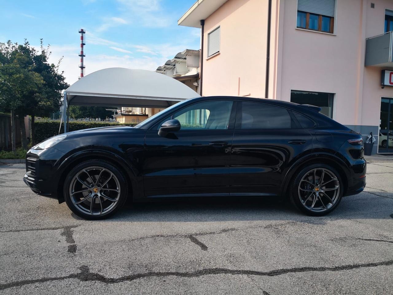 Porsche Cayenne Coupé 3.0 V6 E-Hybrid *PACCHETTO SPORT LEGGERO*RUOTE POST. STERZANTI*