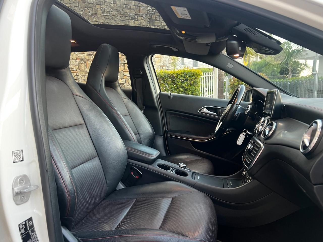 M-Benz GLA 220 CDI 4Matic Premium- AMG-TETTO- FULL