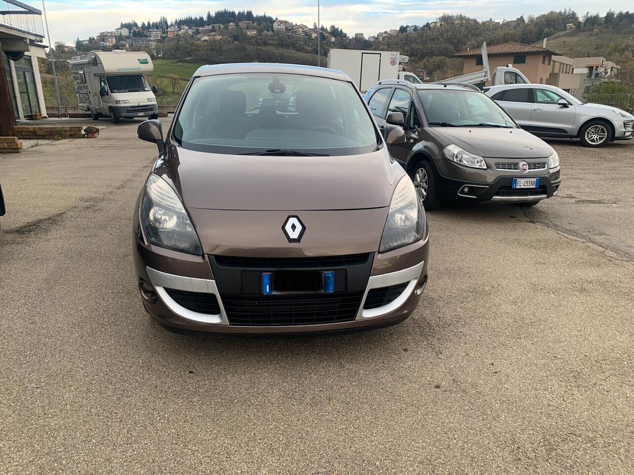 Renault Scenic 1.5 tdi full optio-completamente revisionata di meccanica, condizioni generali ottime, neo patentati