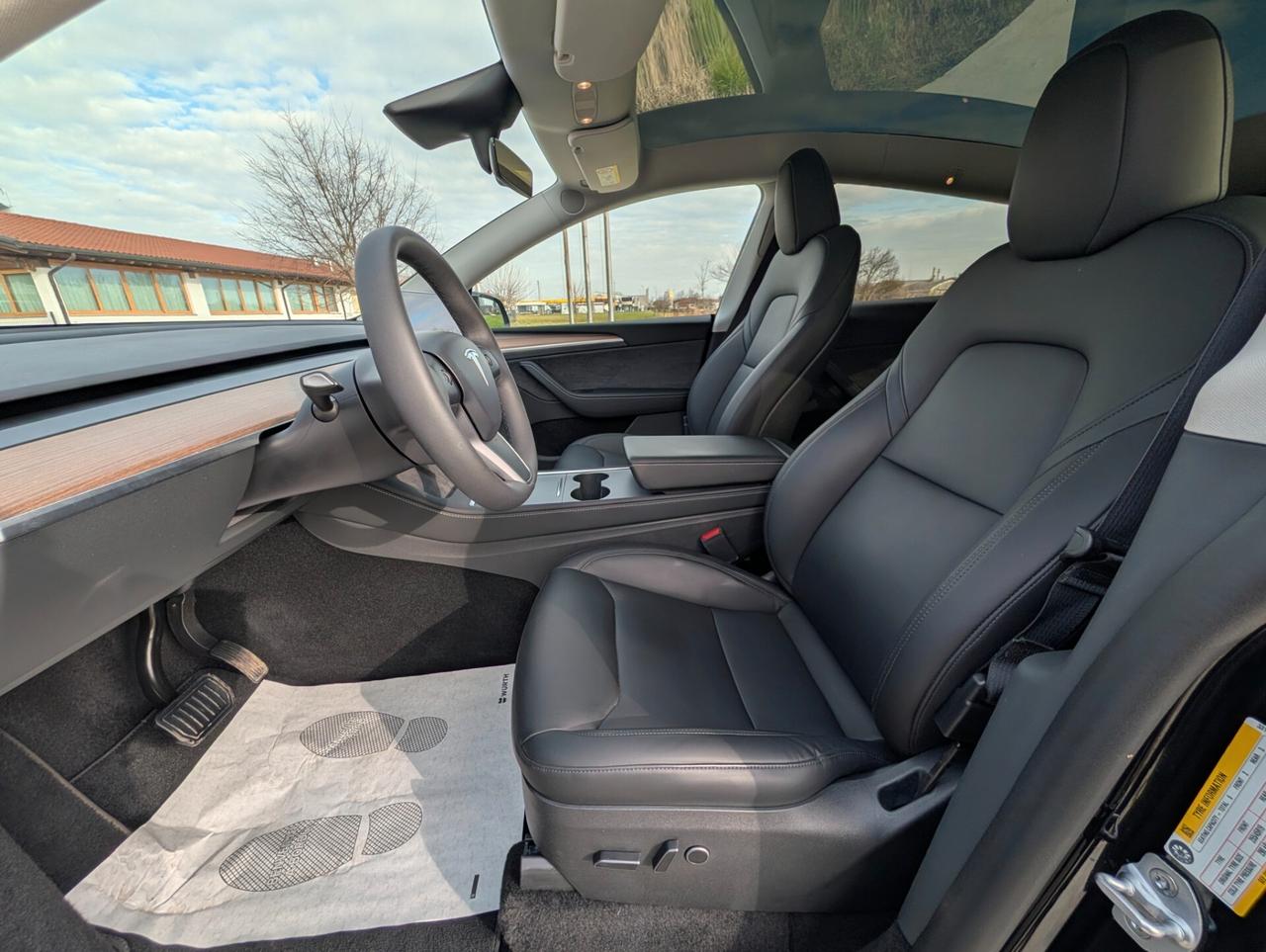 Tesla Model Y RWD - 2024