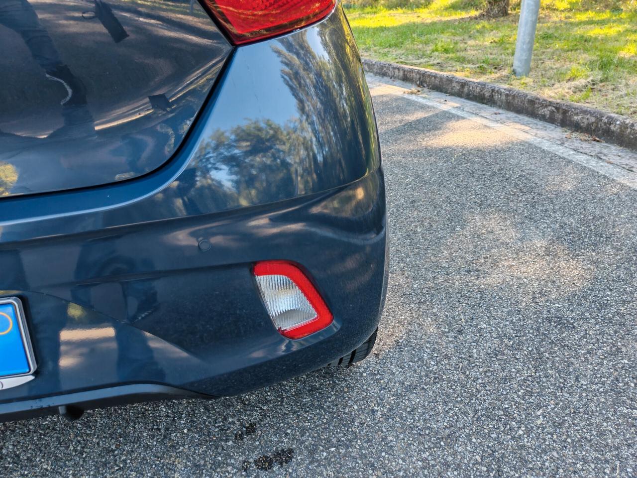 Hyundai i10 SOLO 1.400 KM Incidentata