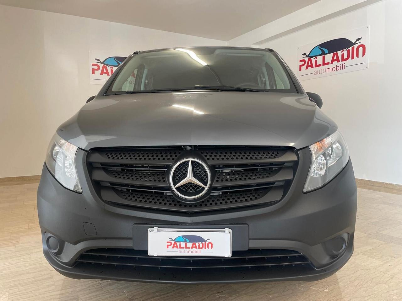 Mercedes-benz Vito TOURER 2.2 114 CDI 9 posti long