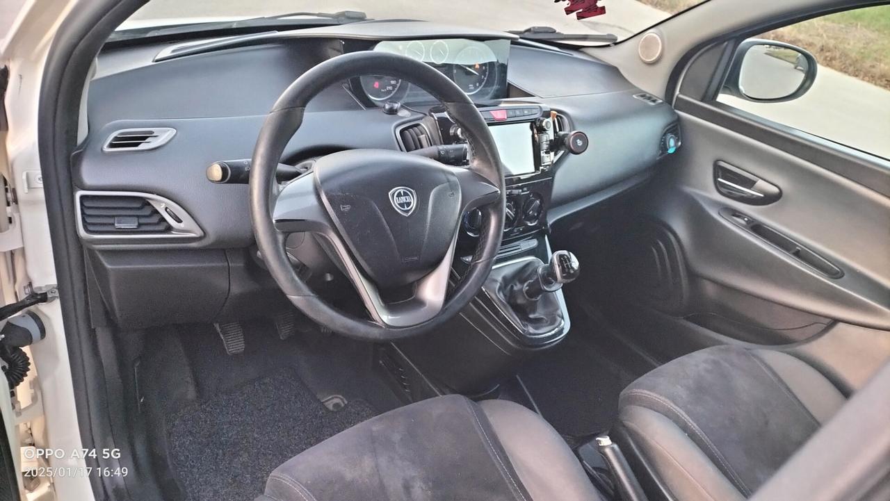 Lancia Ypsilon 1.2 69 CV Platino