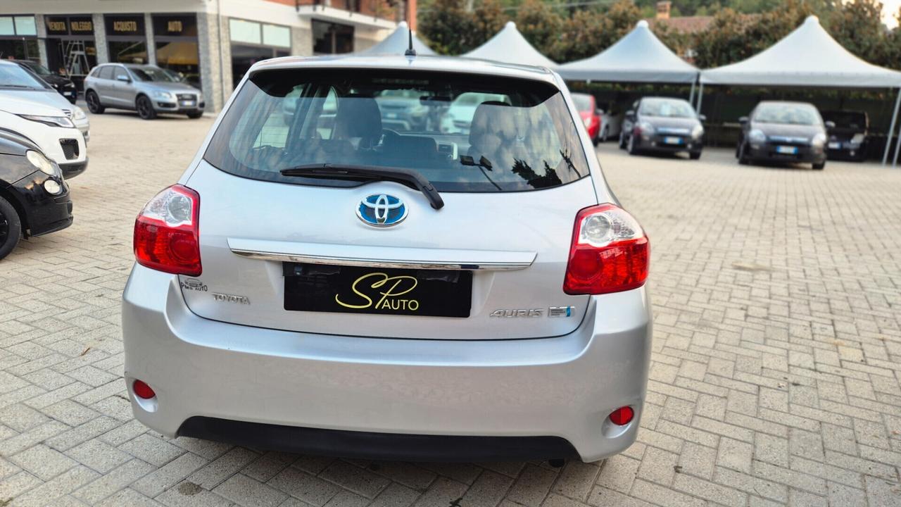 Toyota Auris 1.8 hybrid/Neopatentati/Automatica/SOLO 130.000km