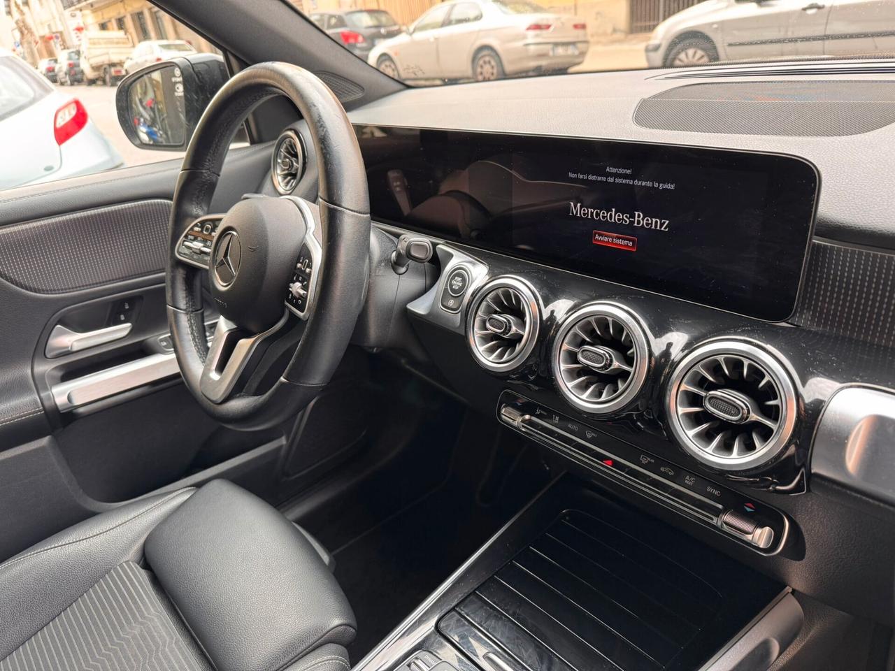 Mercedes-benz GLB 200 200d Automatic Executive tua da 300€ AL MESE ANTICIPO 0