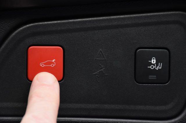 PEUGEOT 3008 BlueHDi 130 S&S EAT8 Allure