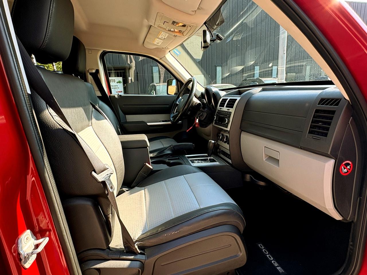 DODGE NITRO 2.8D aut- 4x4 inserib-Pelle-177000km-2009