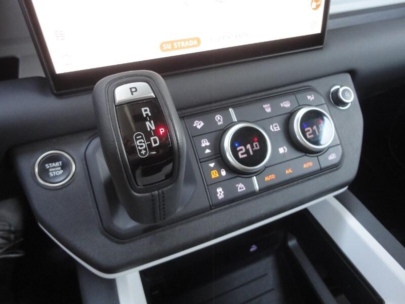 LAND ROVER Defender (2019) Defender 110 3.0D I6...
