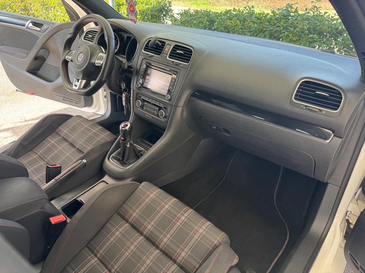 Volkswagen Golf GTI 2.0 TSI 5p.