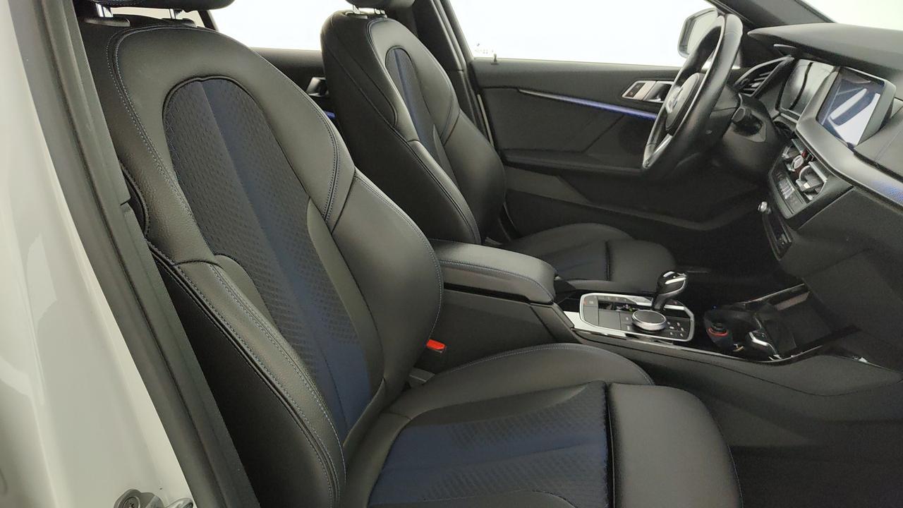 BMW Serie 1 F40 - 118d Msport auto