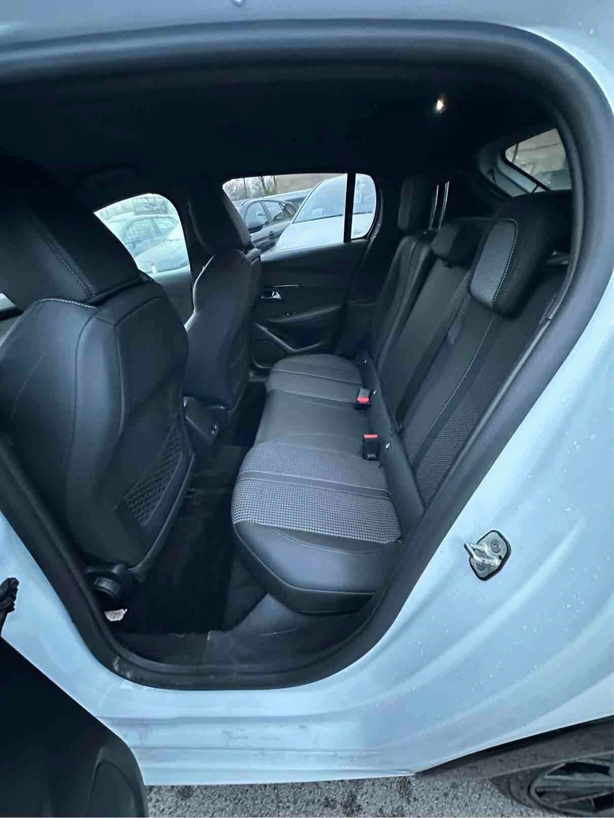 Peugeot 208 BlueHdi cv 100 GT