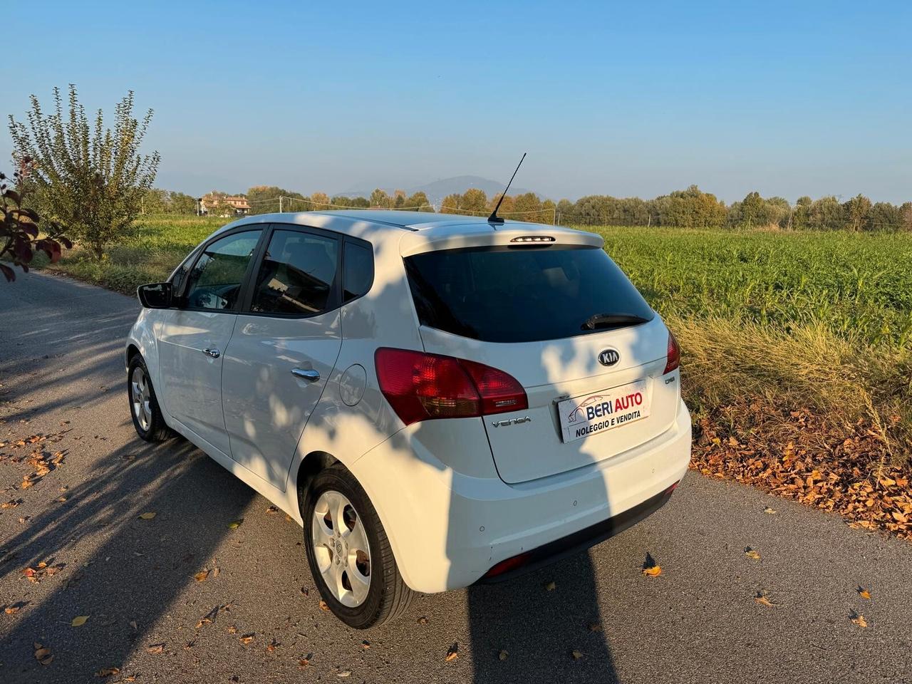 Kia Venga adatta neopatentati