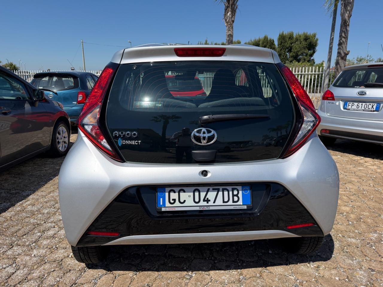 Toyota Aygo Connect 1.0 VVT-i 72 CV 5 porte x-play MMT