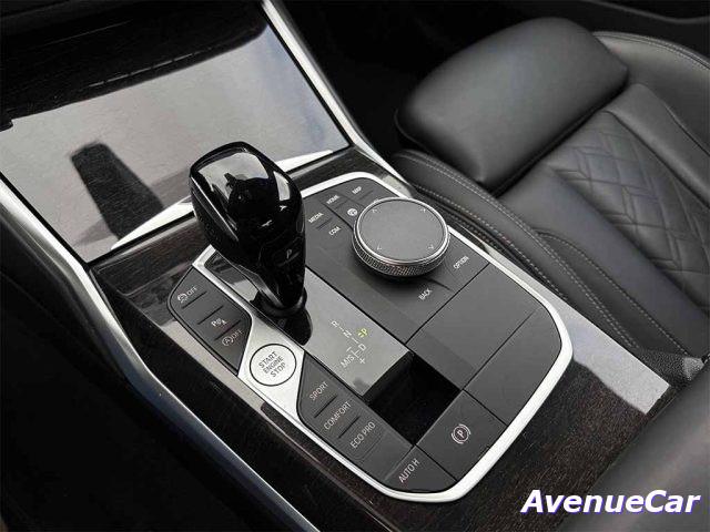 BMW 330 i xdrive Luxury BERLINA CILINDRATA 2.000