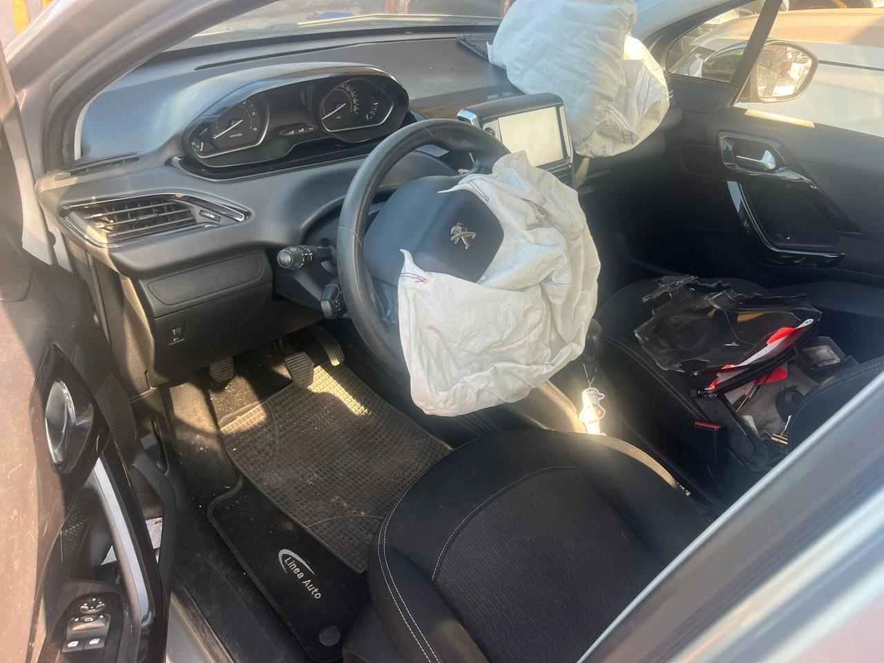 Peugeot 208 BlueHDi 100 5 porte Allure