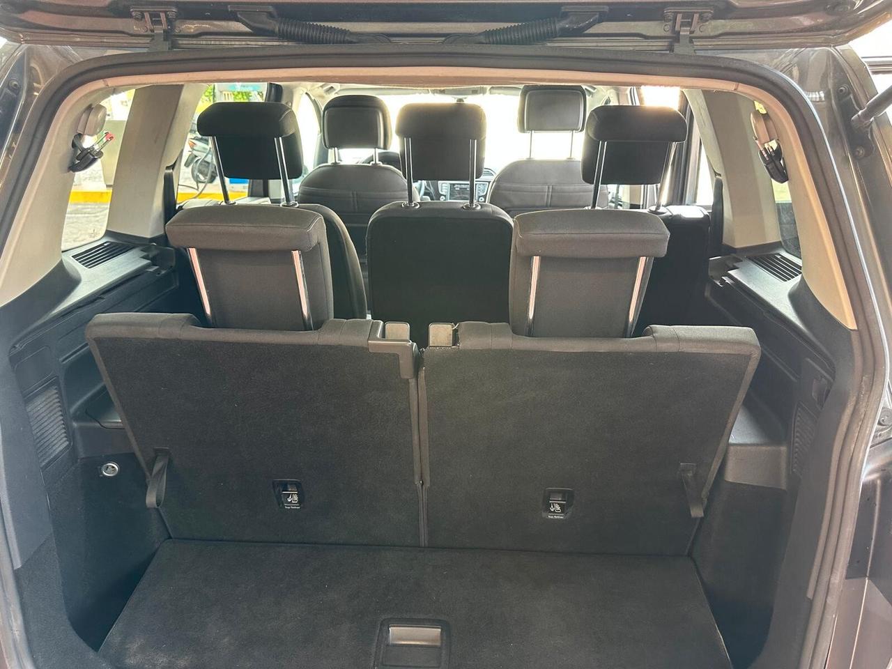 Volkswagen Touran 1.6 TDI Executive BlueMotion Technology 7 posti