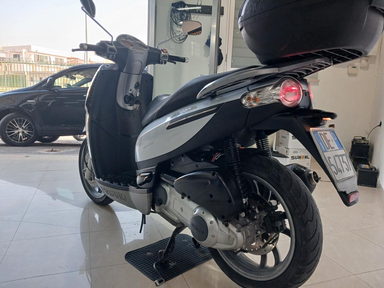 Piaggio Carnaby 125 CLASSIC