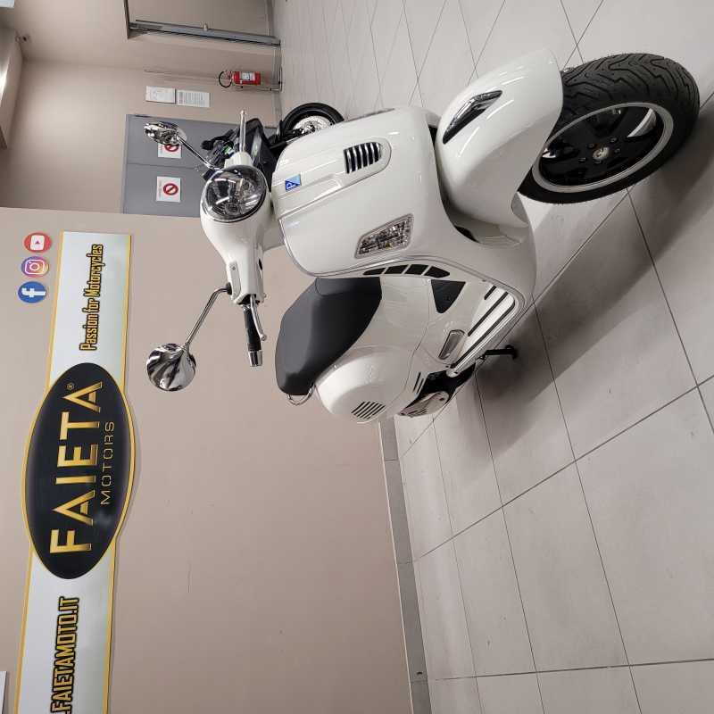 Vespa GTS 300 - 2012