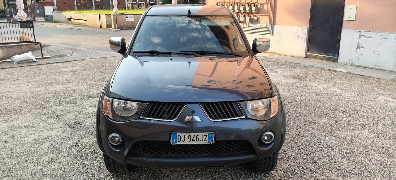 Mitsubishi L200 2.5 DI-D Double Cab Pick up