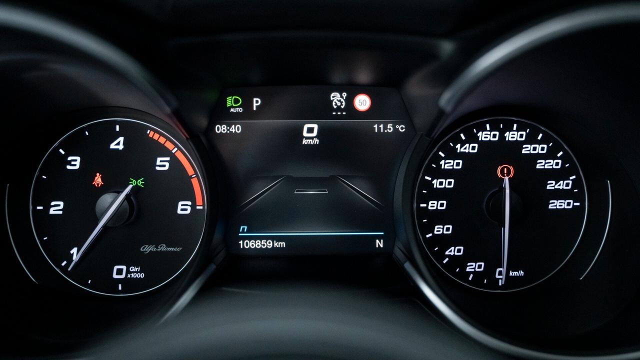 Alfa Romeo Stelvio VELOCE 2.2 Ti Q4 210 CV 20" TETTO CARBON AUTO XENON FULL OPTIONAL