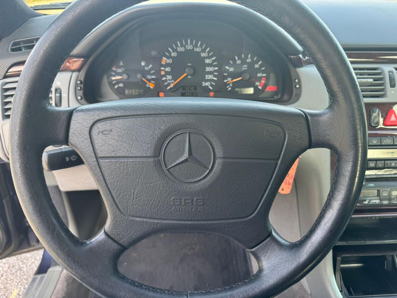 Mercedes Classe E 200 Elegance W210 Benzina – Ottime Condizioni