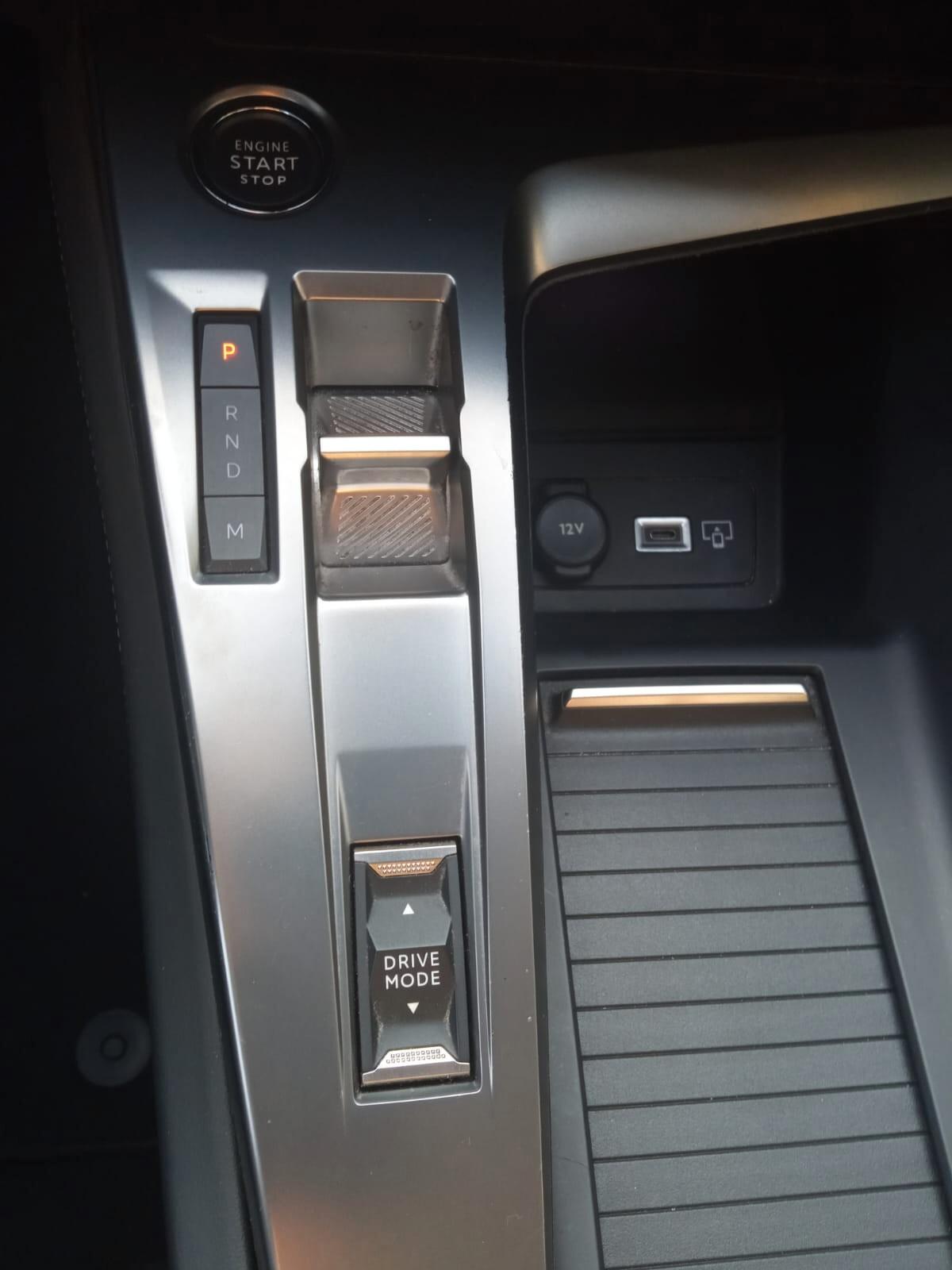 Peugeot 308 BlueHDi 130 S&S EAT8 SW Allure