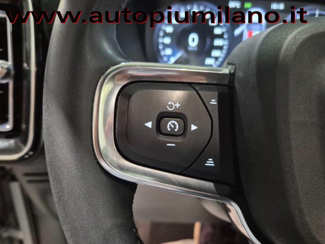VOLVO XC40 B4 AWD Geartronic R-design