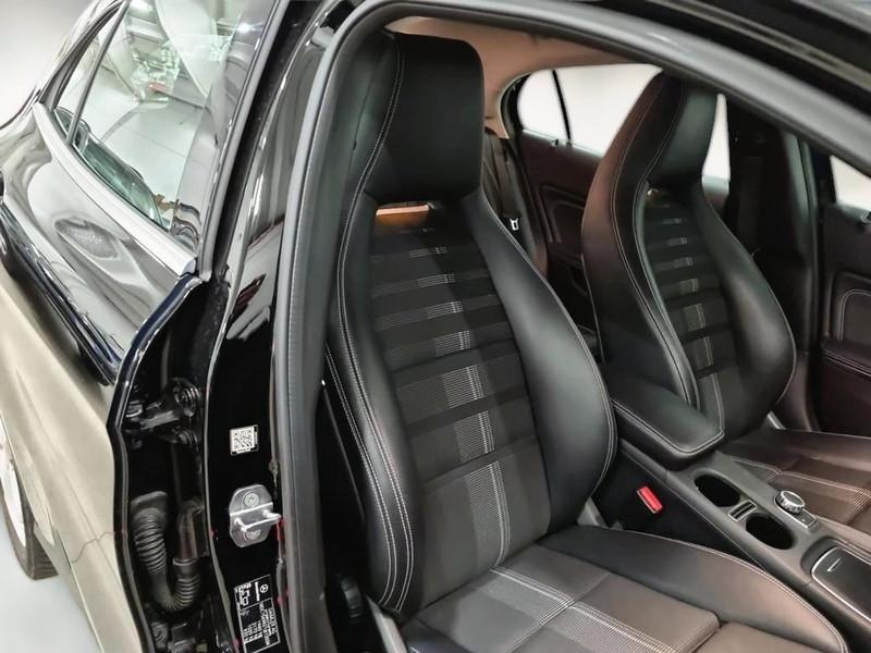 MERCEDES-BENZ GLA 180 SPORT AUTO CROSSOVER