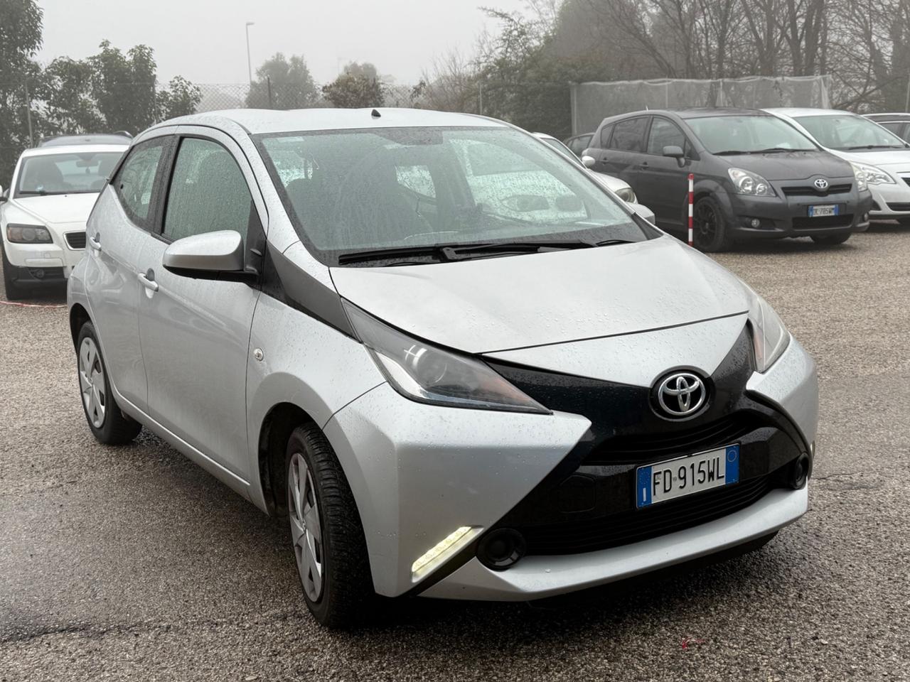 Toyota Aygo 1.0 VVT-i 69 CV 5 porte x-cool