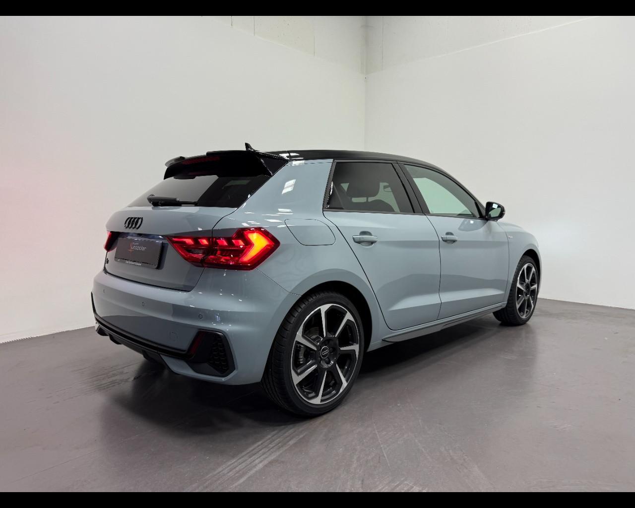 AUDI A1 SPORTBACK 30 TFSI S-TRONIC IDENTITY BLACK