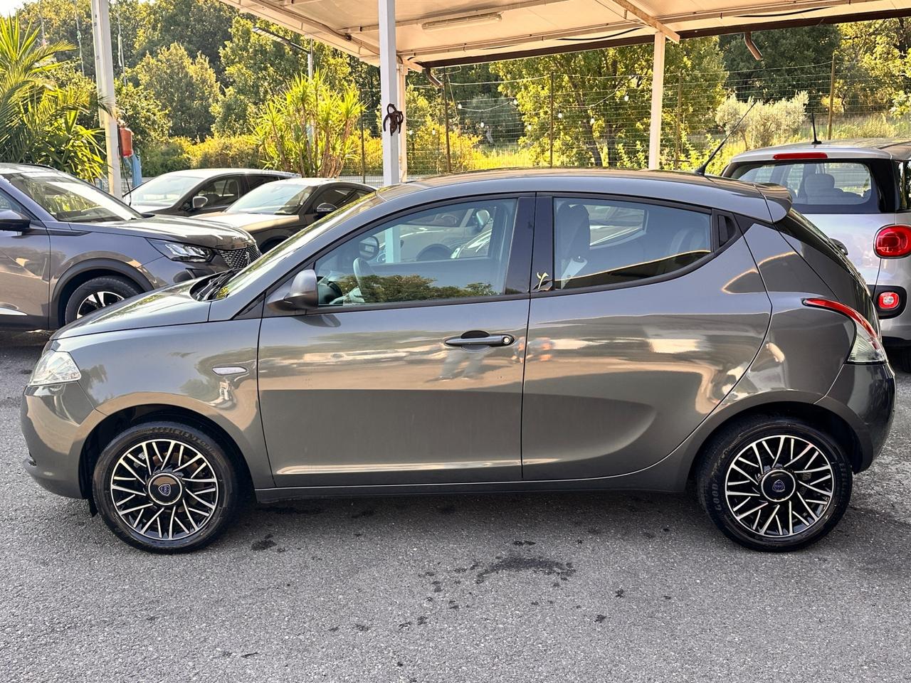 Lancia Ypsilon 1.2 GPL Ecochic Gold