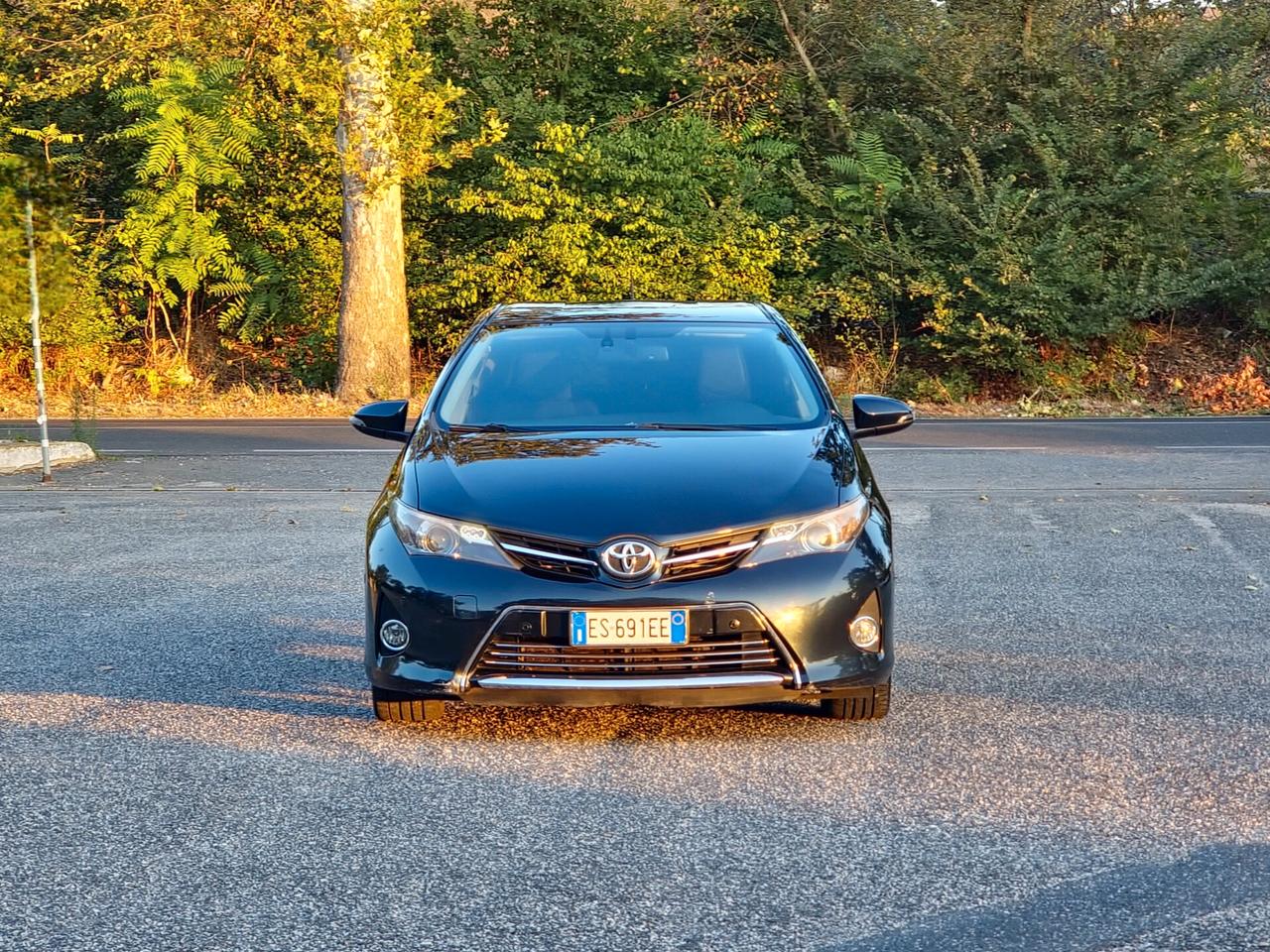 Toyota Auris 2.0 D-4D Lounge 2013-E5B Manuale