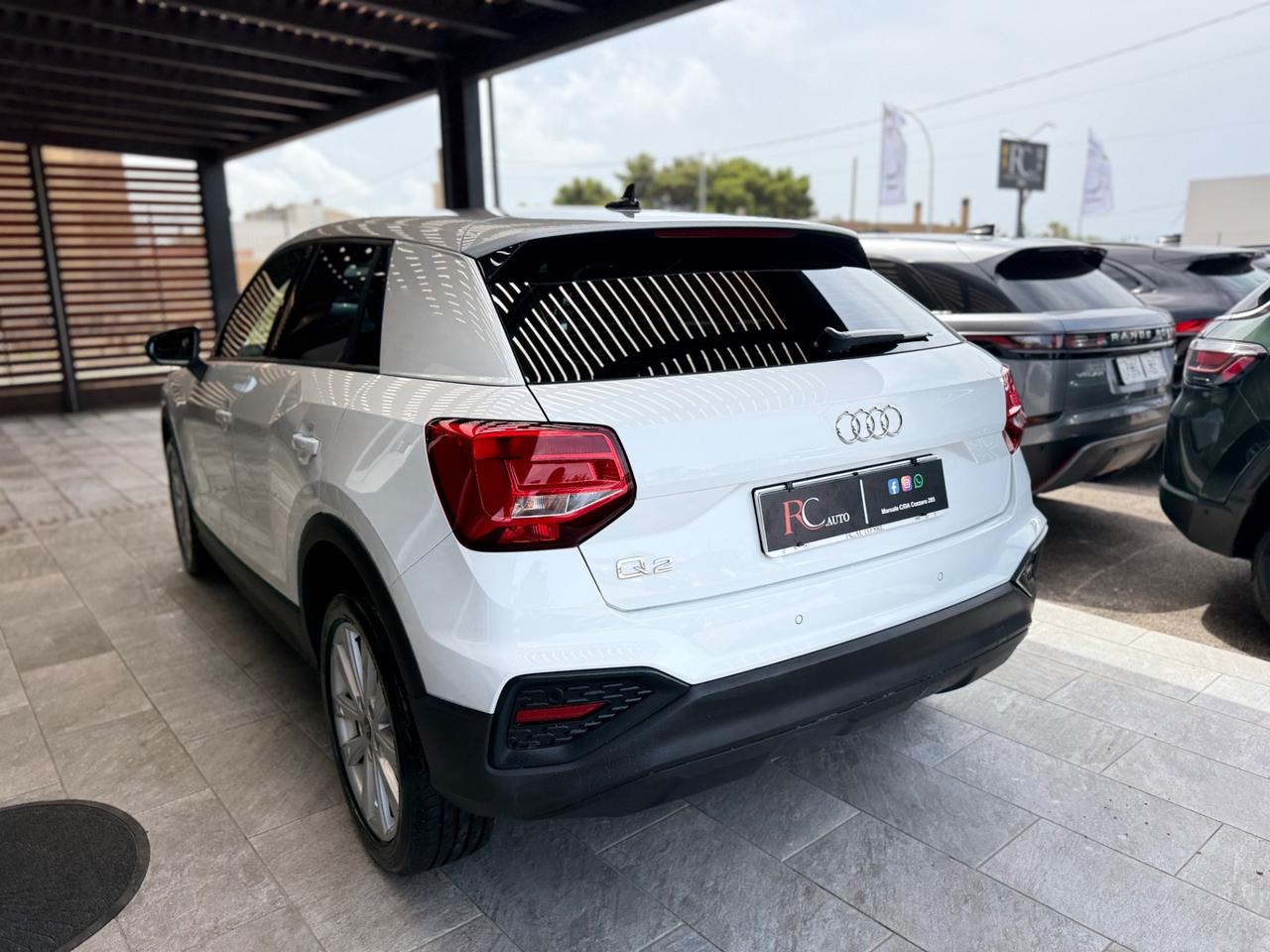 Audi Q2 30 TDI S tronic Identity Black