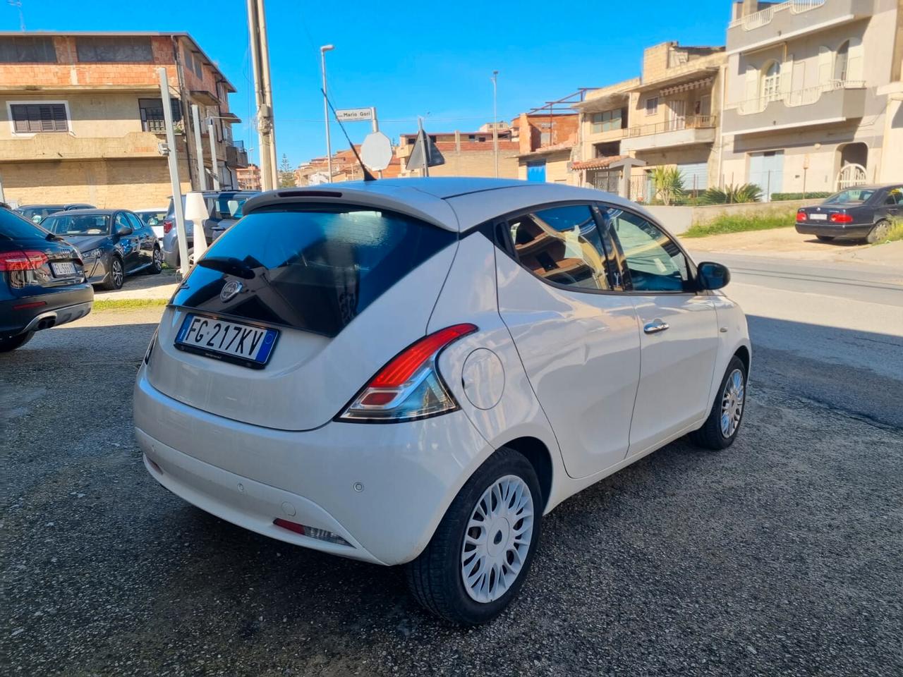 Lancia Ypsilon 1.2 69 CV 5 porte Gold