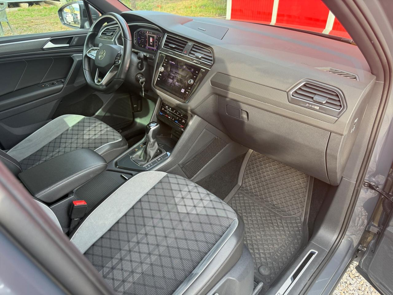 Volkswagen Tiguan R-Line 2.0 TDI 150 CV DSG