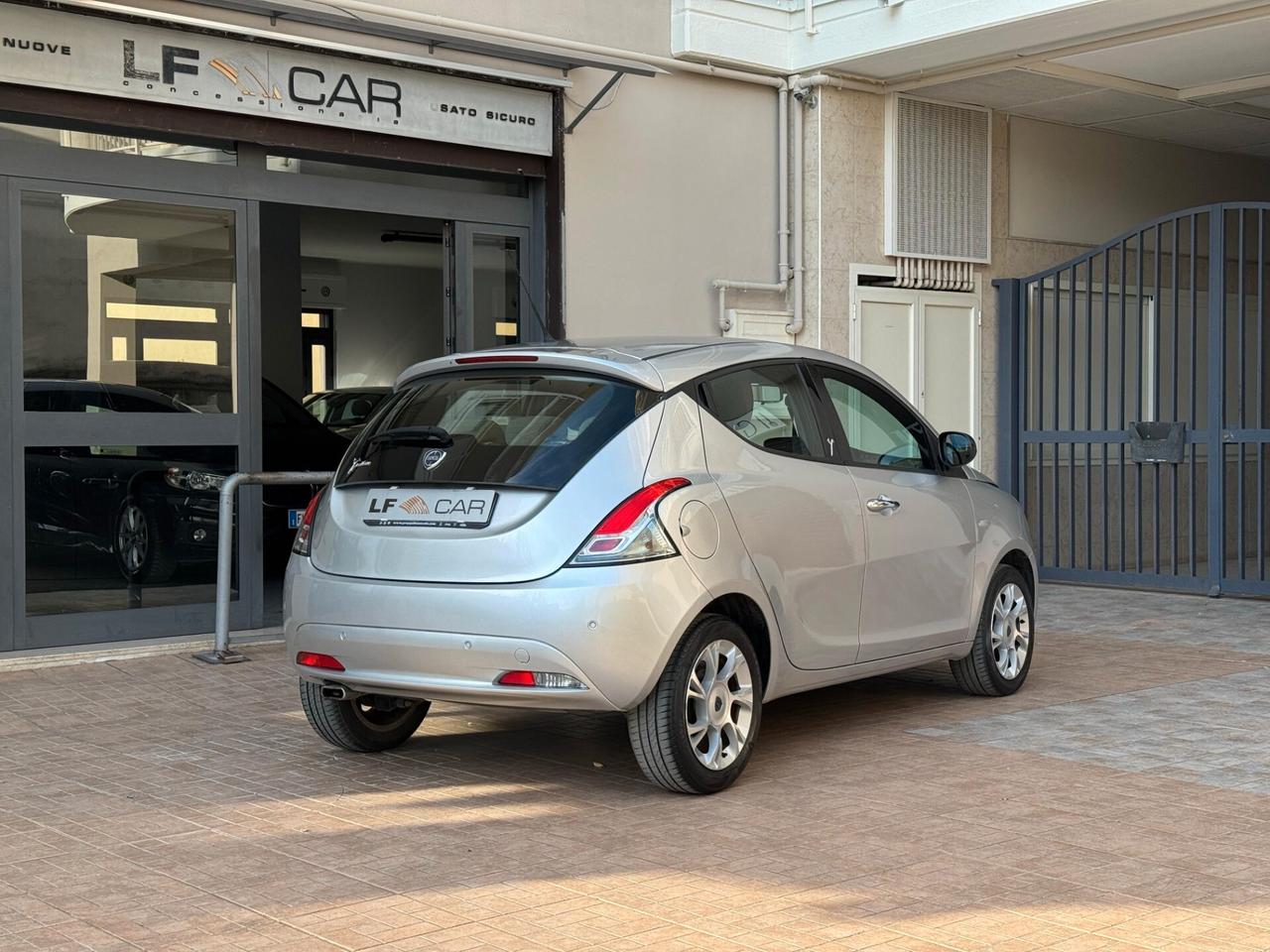 Lancia Ypsilon 1.2 69 cv 5 porte Platinum