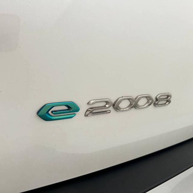PEUGEOT 2008 motore elettrico 136 CV GT TETTO APRIBILE